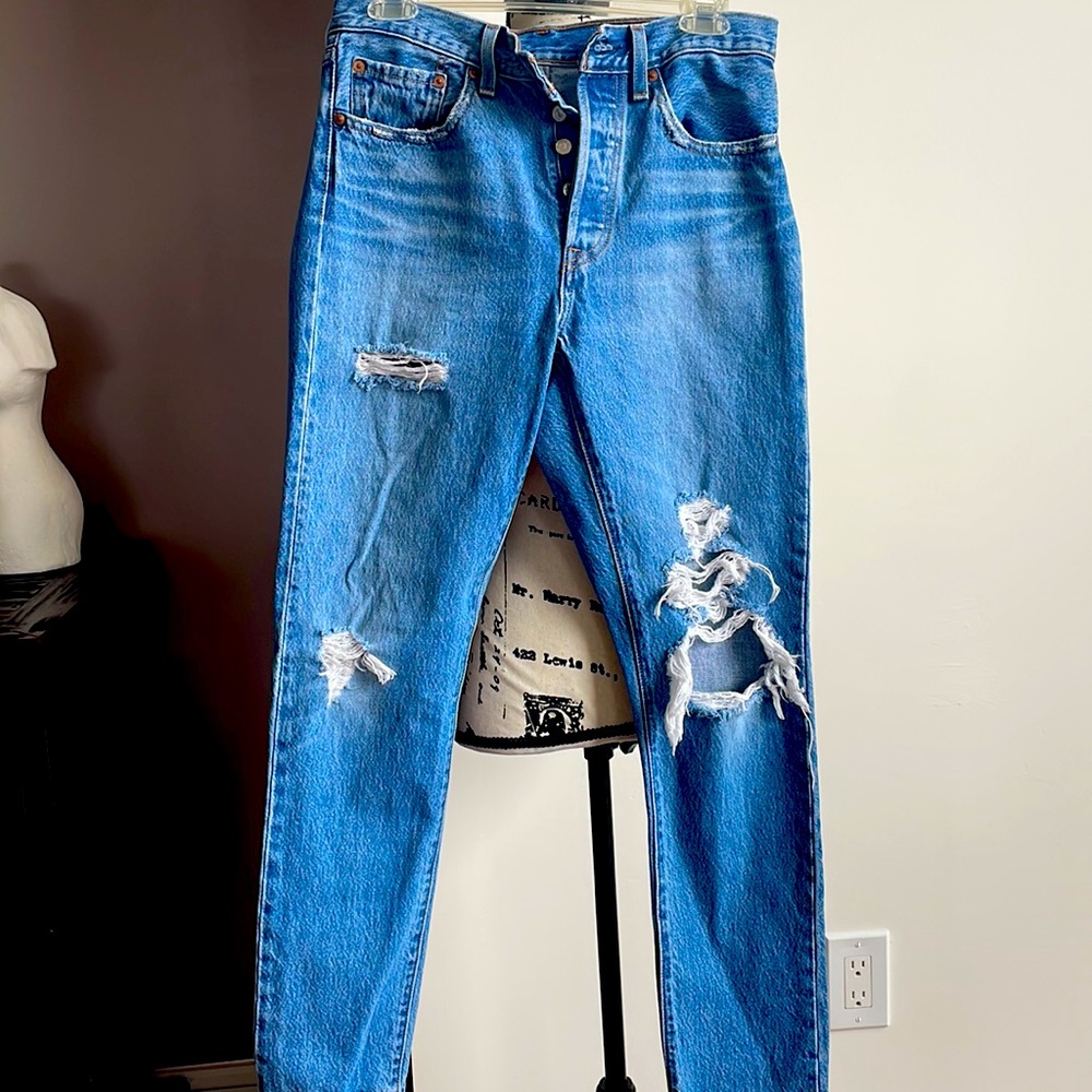 Levi’s 501 Skinny Wedgie Jeans Size 27 inseam is 28